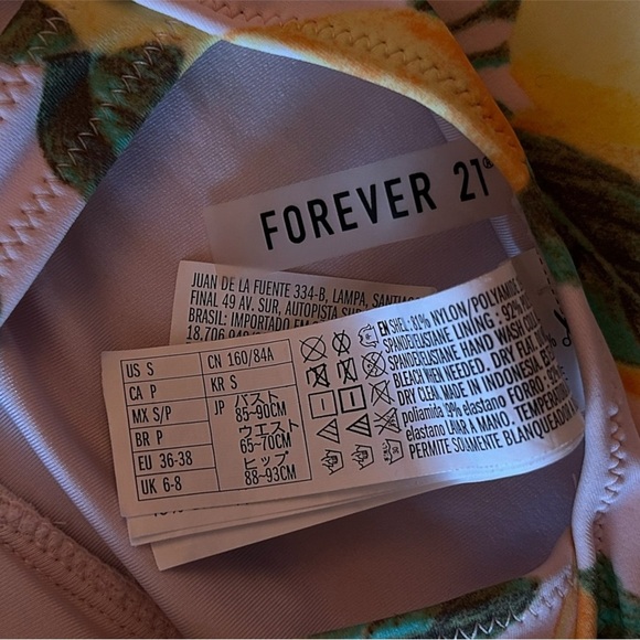 Lemon Print  Swimsuit - Picture 4 of 4